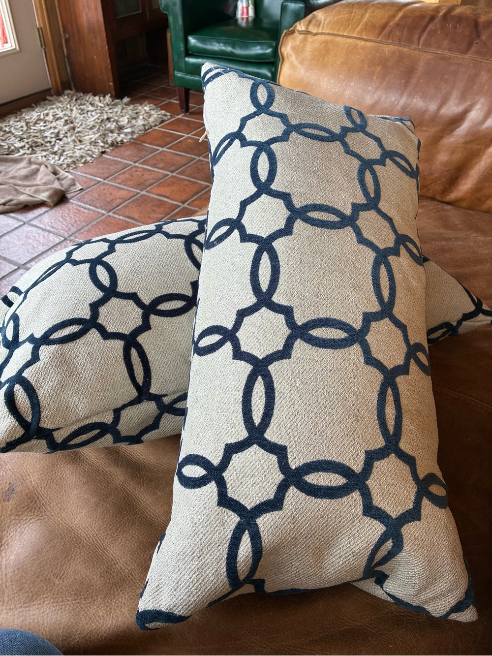 Lumbar Pillow Cases Set/2 Zippers Velvet Details Geometric Shapes Regal Decor